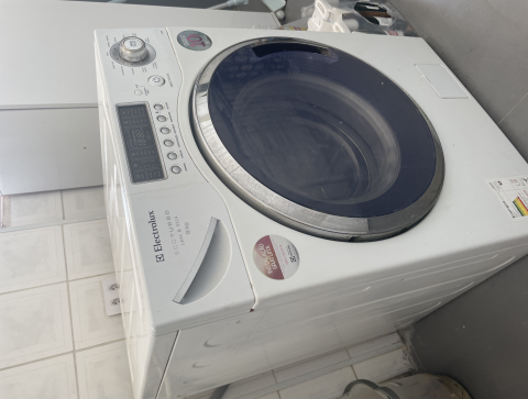 Vendo máquina de lavar electrolux quebrada